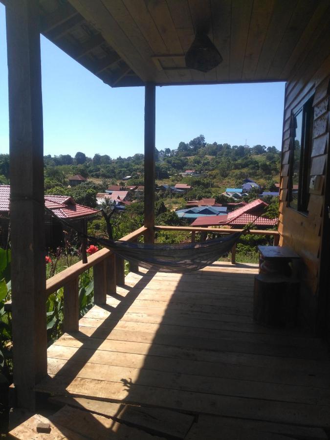 Happy Bungalow & Trekking Banlung Dış mekan fotoğraf